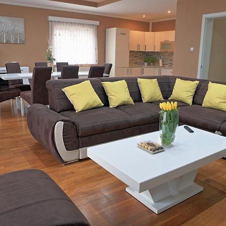 Holiday House Lana Otocac Ngoại thất bức ảnh