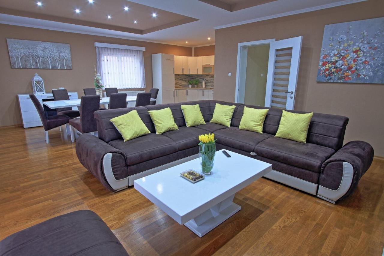 Holiday House Lana Otocac Ngoại thất bức ảnh