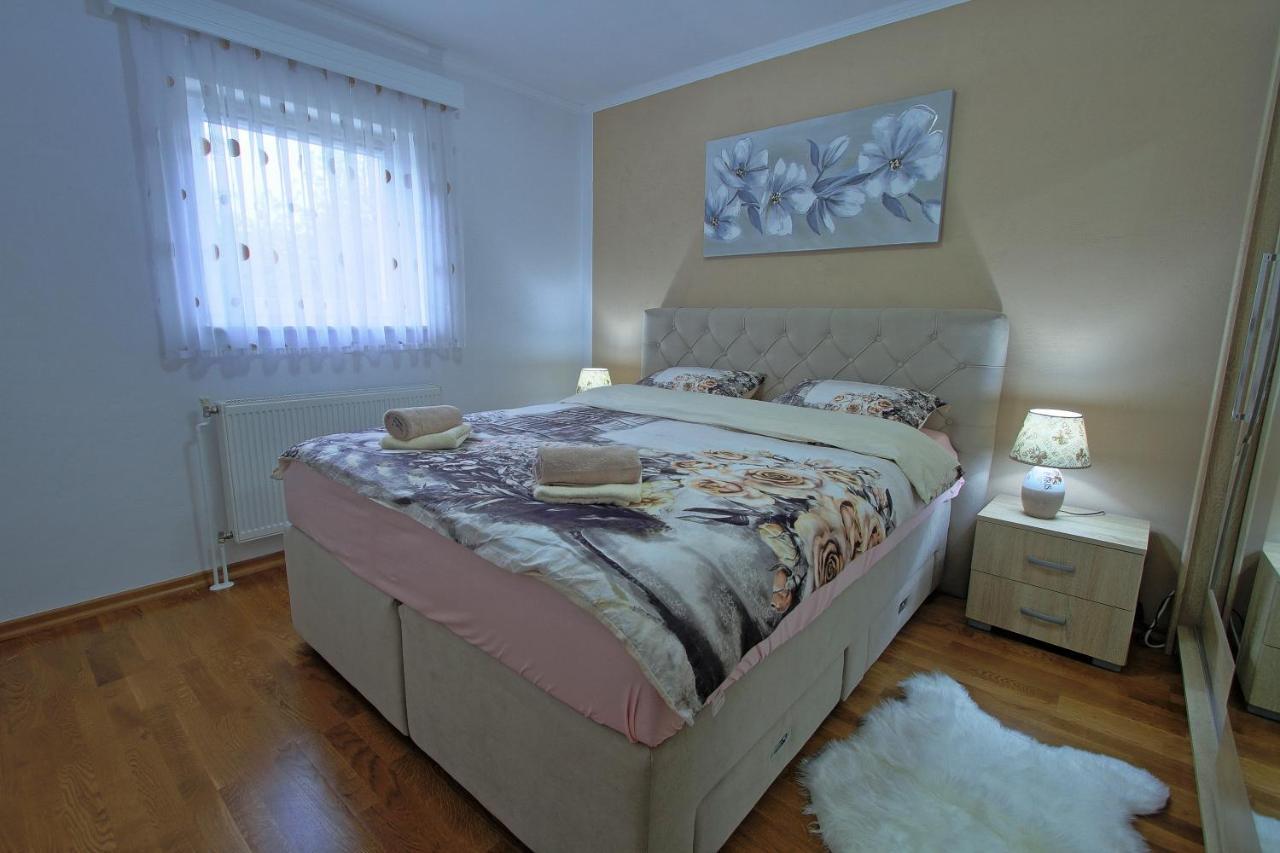 Holiday House Lana Otocac Ngoại thất bức ảnh