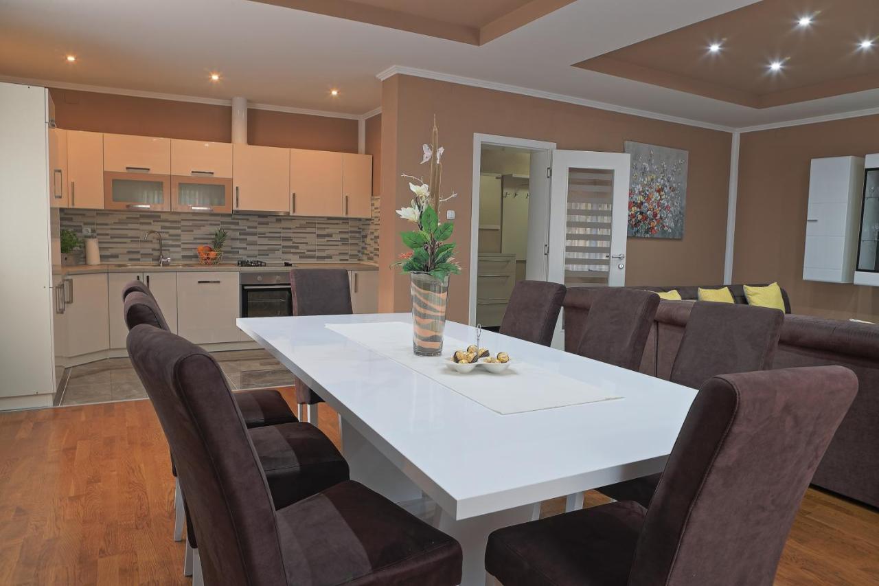 Holiday House Lana Otocac Ngoại thất bức ảnh