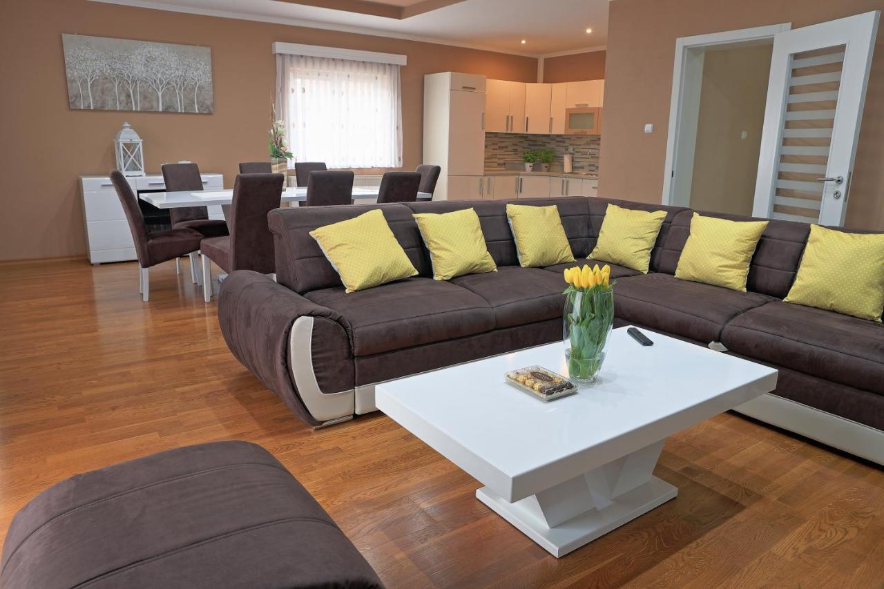 Holiday House Lana Otocac Ngoại thất bức ảnh